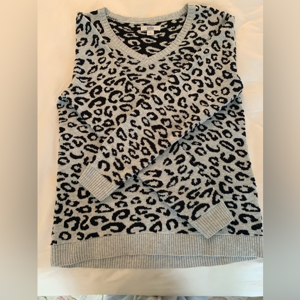 Croft & Barrow Snow leopard V-neck sweater.